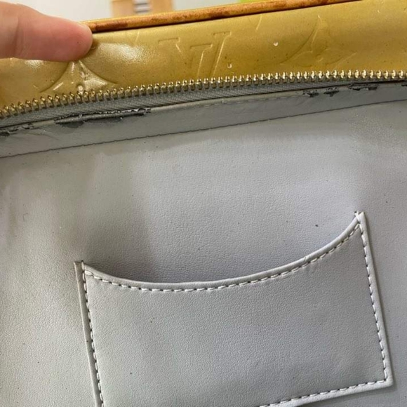 Louis Vuitton - Picture 11 of 17